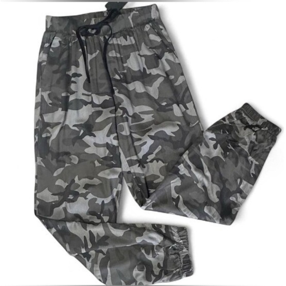 NWT‎ Camo Chino Light Weight Pants with Elastic Cuffs & Side Pockets grunge